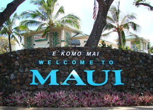 What clothes to pack for a trip to maui in summers and winters